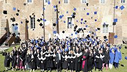 Cattolica, la maxi festa dei 144  nuovi laureati