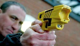 «Troppi i dubbi sul Taser, ora potenziamo lo spray»