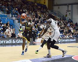 La Vanoli difende, ma Bologna vince nel finale