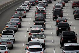 Auto ancora più vecchie, lontano il futuro green