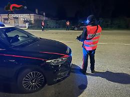 Ignora l'alt e scappa dai carabinieri, 35enne denunciato