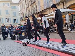 Tutti a suonare il pianoforte con i piedi