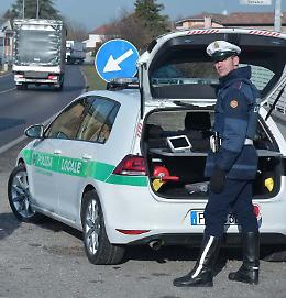 Occupa casa, denunciato