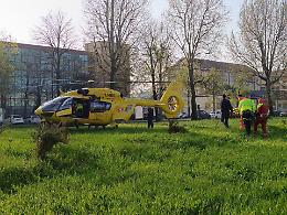 Scontro auto-moto in via Stazione, 18enne ferito