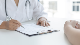 Lo sfogo dei due medici di famiglia: «Basta pretese»