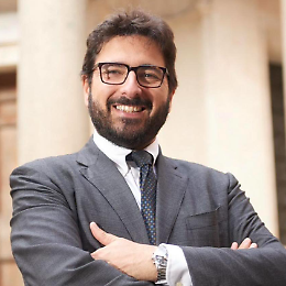 Lo storico dell'arte Costantino D’Orazio per I Manifesti di Crema