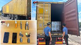 Camion di cosmetici rubato, furto milionario mandato in fumo dai carabinieri