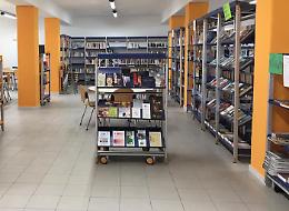 I libri devono traslocare: «C’è il nuovo progetto»