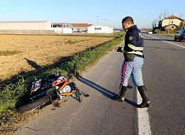 Tamponamento sulla Paullese: 17enne cade dalla moto