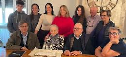 Dina compie 100 anni: festa con la famiglia e il sindaco