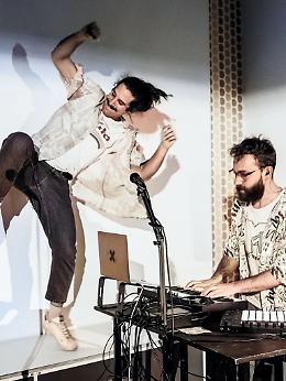 Dentifricio. Uno spettacolo di Acrobatiche poetiche 2025