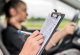Caro-patenti, sostenere l'esame di guida costerà di più