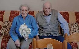 Settant'anni insieme, Pierina e Giacomo festeggiano l’amore con una preghiera alla Madonna