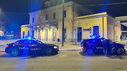 Agguato prima dell’alba, bottigliate senza motivo