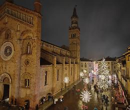 Luminarie nelle vie «in arrivo lunedì»