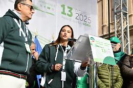 La Cisl in piazza a Roma per il patto sociale: sul palco la testimonianza della giovanissima sindacalista cremonese Diana Calin