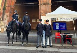 Sicurezza rafforzata nel giorno degli acquisti