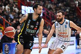 Napoli travolge Cremona: Vanoli in crisi e ko pesantissimo