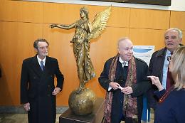 Inaugurata a Palazzo Lombardia la Vittoria Alata simbolo dell&rsquo;era olimpica