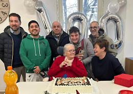 Un secolo di vita e sorrisi: Brunilde spegne cento candeline