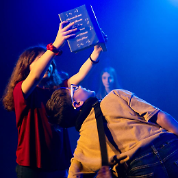 "Nel mare ci sono i coccodrilli" spettacolo