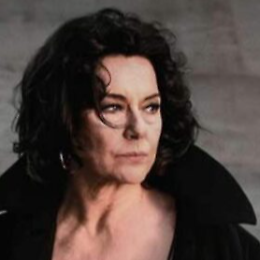 Monica Guerritore presenta &ldquo;Anna&rdquo;