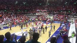 VIDEO La Vanoli batte Trieste 81-78 e vola in semifinale: la gioia dei tifosi cremonesi