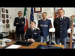 VIDEO Conferenza stampa della polizia per arresto spacciatore