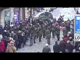 VIDEO La fanfara provinciale dei bersaglieri in centro a Cremona
