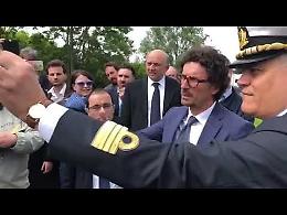 VIDEO Il sopralluogo del ministro Toninelli al ponte sul Po