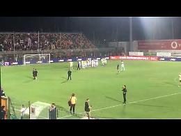 VIDEO La Cremonese sbanca Venezia: i grigiorossi festeggiano sotto la curva