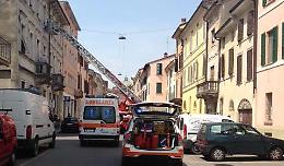 Le immagini dell'intervento dei pompieri in via Bonomelli a Cremona