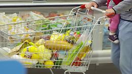 Carrello della spesa, i prezzi rallentano ma il caro vita resta