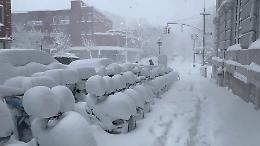 New York sotto la neve, Brooklyn resiste e i bambini si divertono