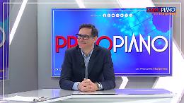 "Il peso della terra", un viaggio nelle materie prime con Francesco Vecchi