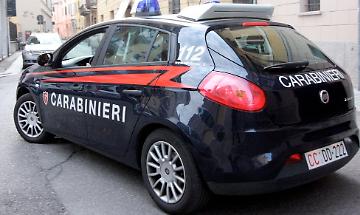 Furto in un negozio: quattro denunciati dai carabinieri