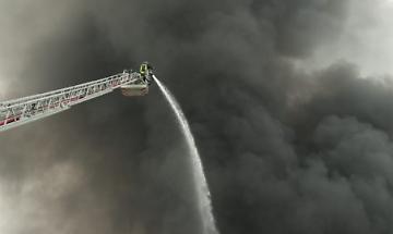 Rogo alla Magic Pack: foto e video dell&rsquo;intervento dei Vigili del Fuoco