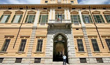 Padre e matrigna condannati per maltrattamenti sui due figli