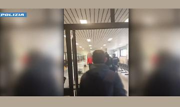 Aggredisce un&rsquo;agente con il coccio di una bottiglia: arrestato