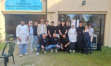 Cerullo: tulipani e brindisi nel sabato della solidariet&agrave;