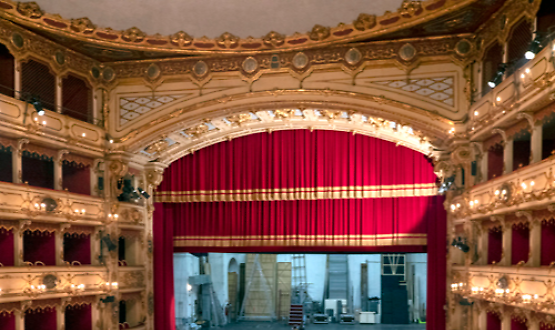 Teatro in movimento - Viaggio tra opera, prosa, danza e musica