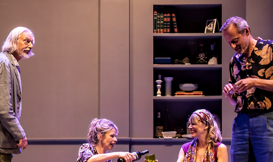 Coppie allo scoperto in una commedia brillante e provocatoria