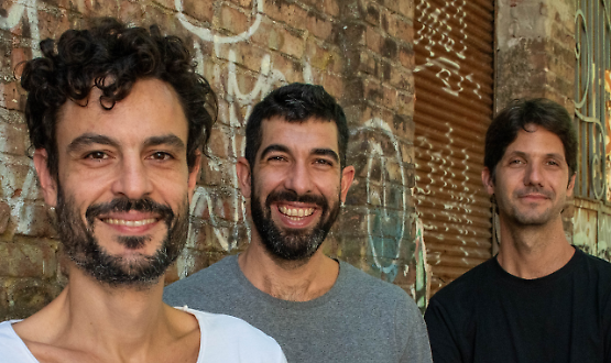 Noches Siqueiros - Feste a Casa con il trio P&oacute;lvora Negra