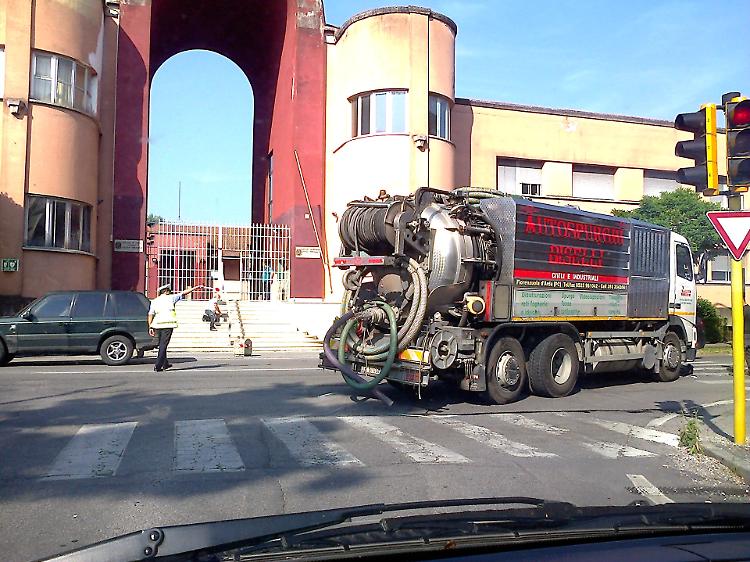 incidente via massarotti