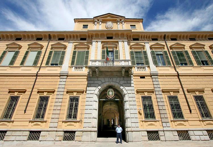 Evade dai domiciliari, 21enne arrestato dai Carabinieri