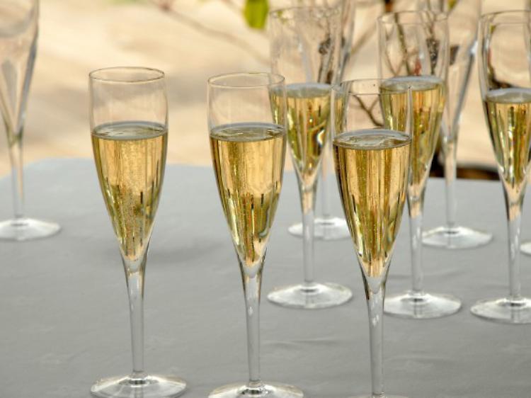 Prosecco&co battono Champagne, boom bere facile e low cost