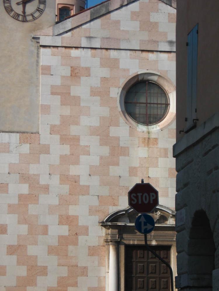 'Città di Duchi e di cartelli stradali'