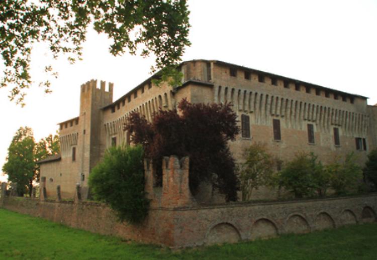 Settanta fantasmi si aggirano nel castello di Maccastorna