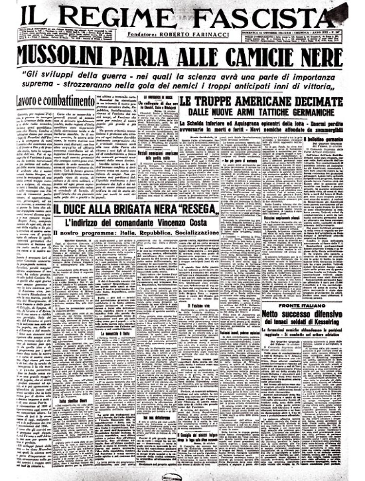 Mussolini parla alle camicie nere