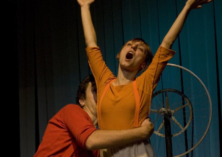''Il canto della cicala'', rassegna per ragazzi: domenica 24 ''Verso la luna'' al cineteatro di Bagnolo Cremasco